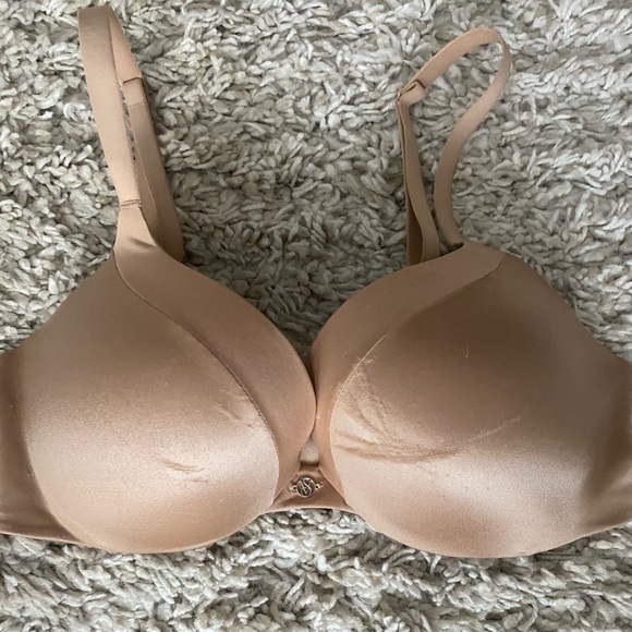 Victoria’s Secret Push Up Bra. Size 32C - Picture 1 of 4